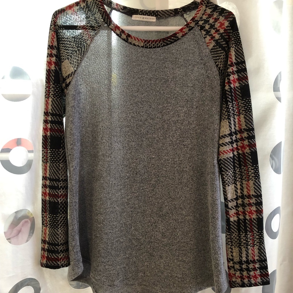 Coco & Main sweater top